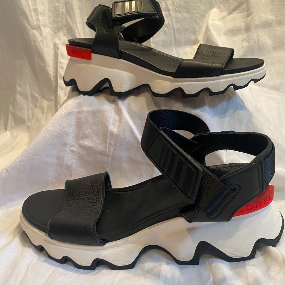 Sorel Kinetic Impact Slip-on black low comfort sandal with red detail Size 8.5